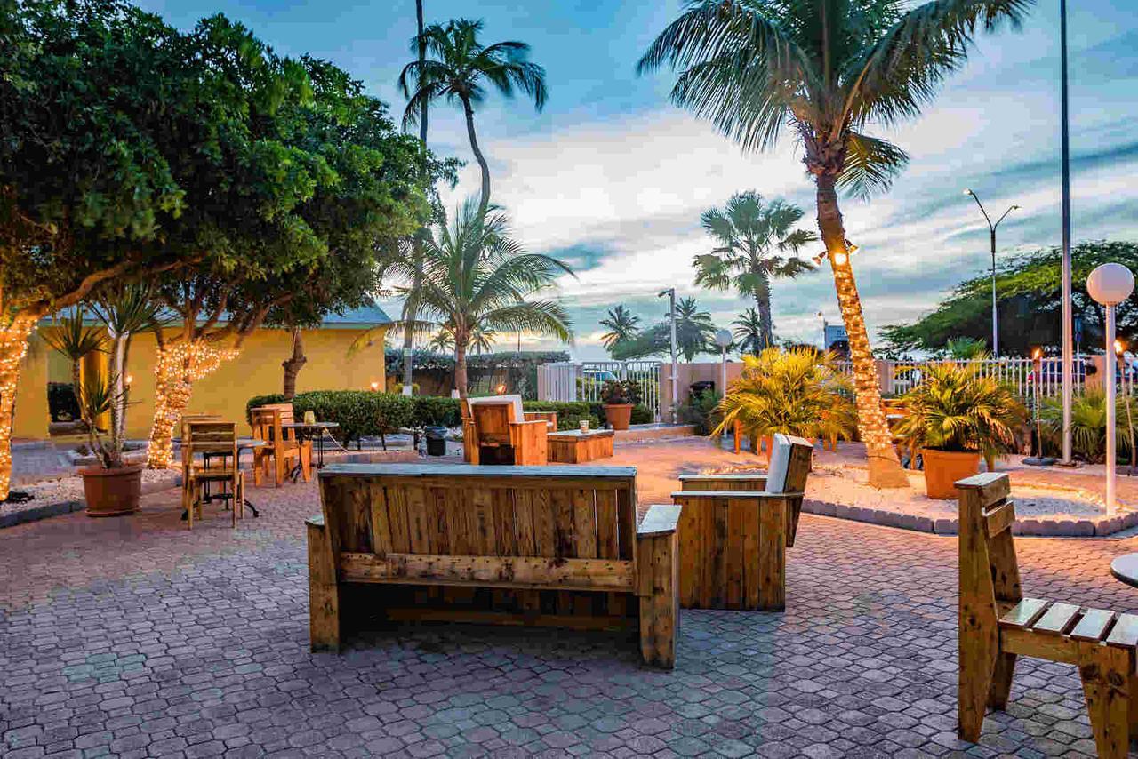 Mvc Eagle Beach Palm Beach Exteriör bild